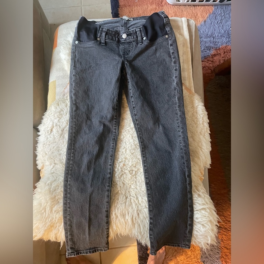 Madewell’s The Maternity Perfect Vintage Jean side-panel